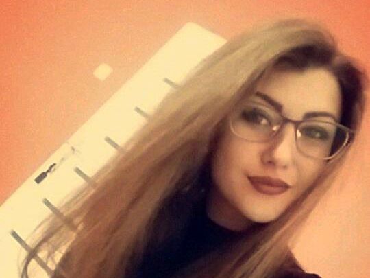 Studentin aus Offenbach sucht Sex Kontakte